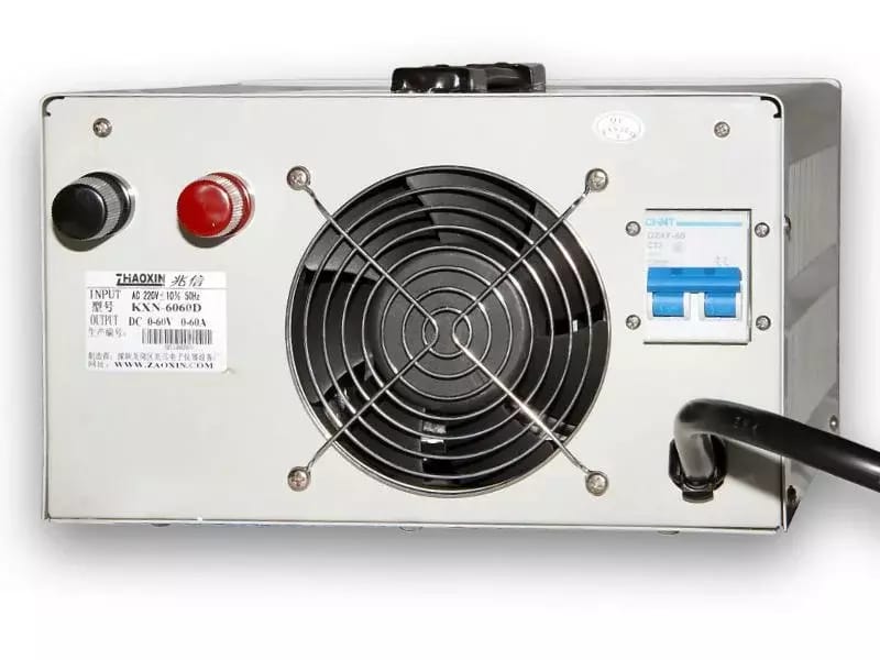 Laboratórny zdroj KXN-6060D 0-60V/60A – 2