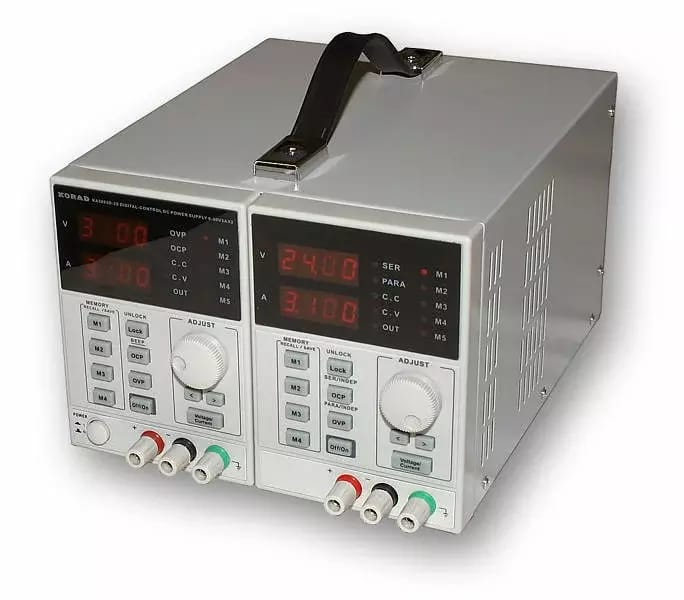 Precízny programovateľný dvojitý zdroj 2x30V / 3A, 60V / 3A, 30V / 6A typ KA3003D-2S