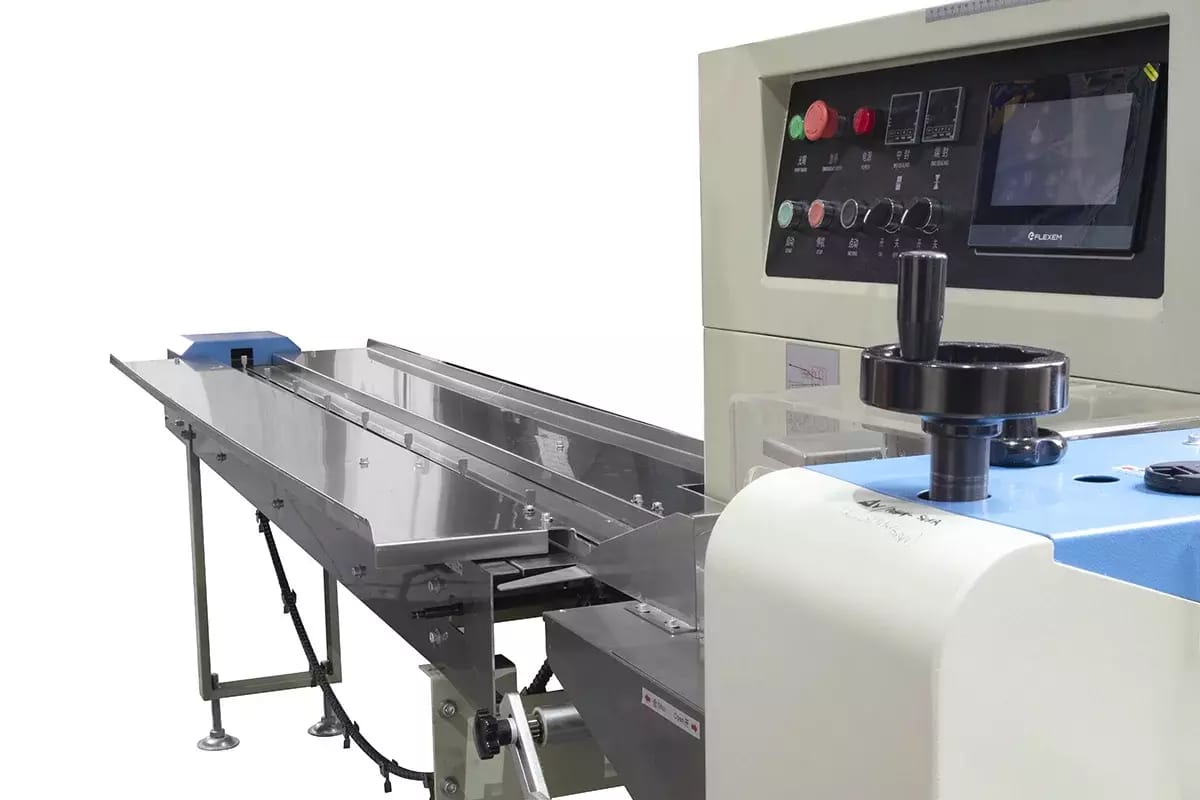 Horizontálny baliaci stroj KT-250X pre balenie výrobkov a potravín – 2