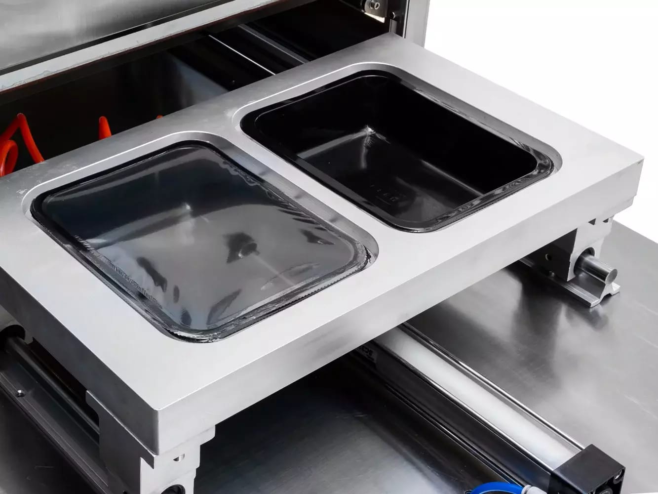 Poloautomatický baliaci stroj jednodielnych obedových misiek 227x178mm s ochrannou atmosférou – 2